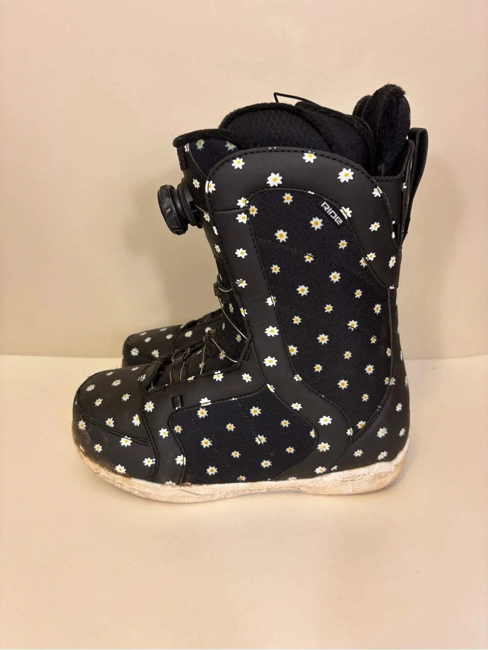Ride x Sage Women’s Black Snowboard Boots with White Daisy Print 8